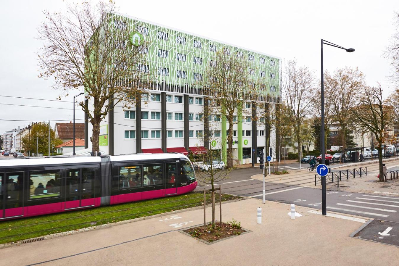 Готель Campanile Dijon Congres Clemenceau Екстер'єр фото