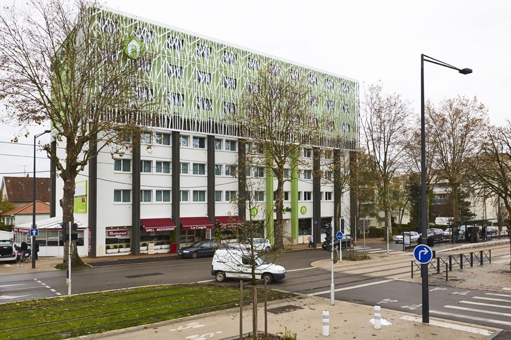 Готель Campanile Dijon Congres Clemenceau Екстер'єр фото